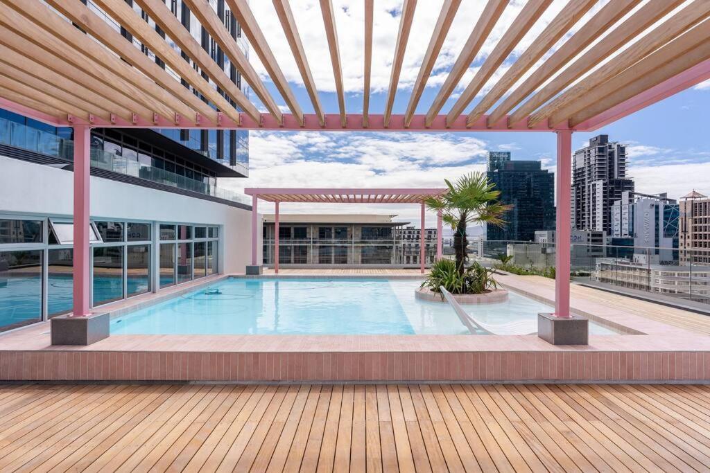 The Rose 605: Centre With Views Apartment *