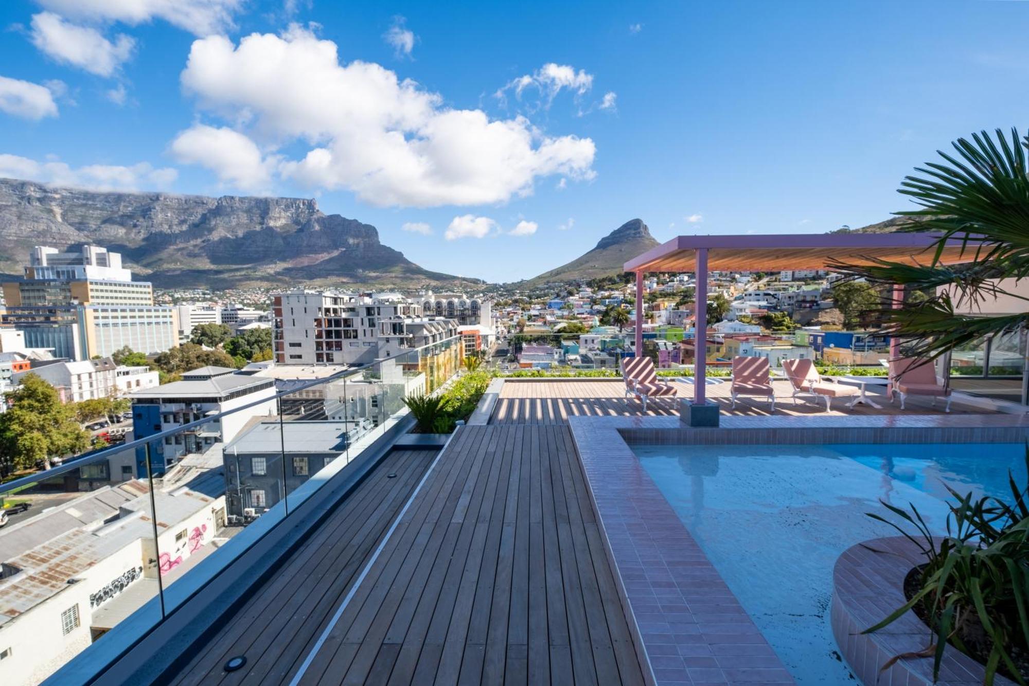 The Rose 605: Centre With Views Apartment